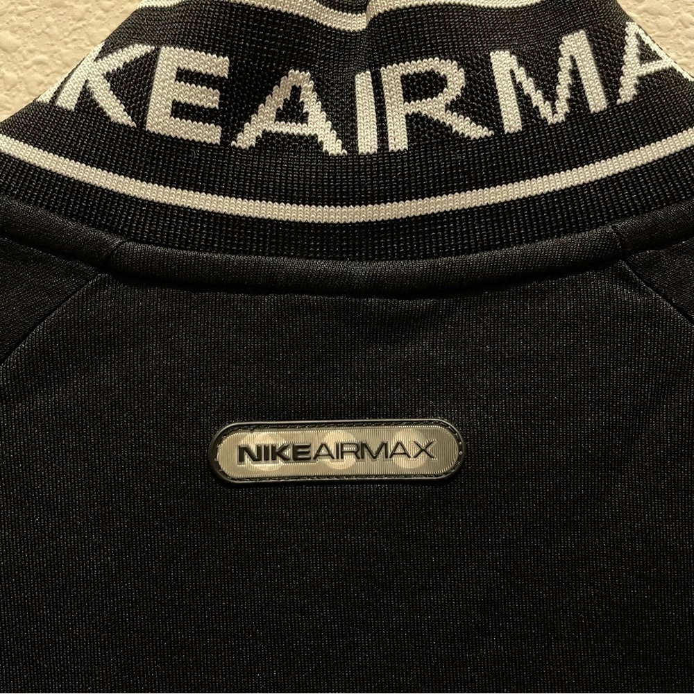 NIKE Air Max Athletic Trendy Everyday Black White Logo Moisture Wicking Jacket - Picture 3 of 8